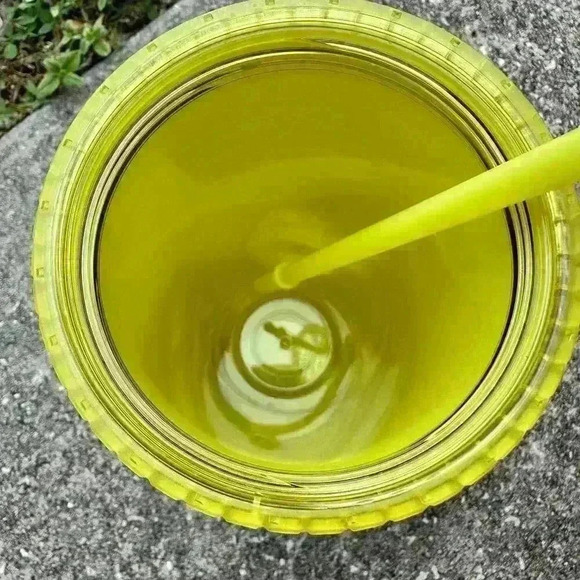 Starbucks Meadow Yellow Grid Soft Touch Tumbler Venti 24 oz NEW - Picture 4 of 6